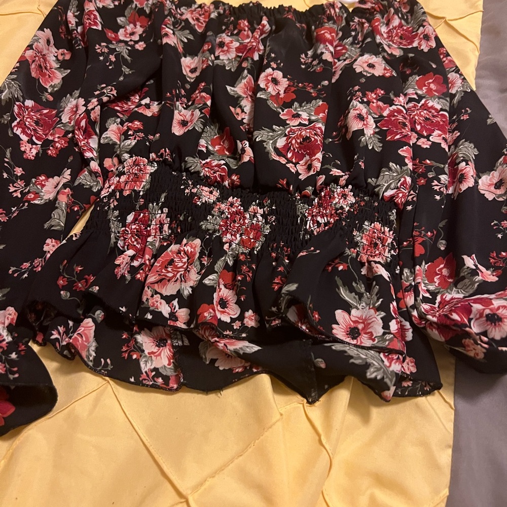 Cute floral top